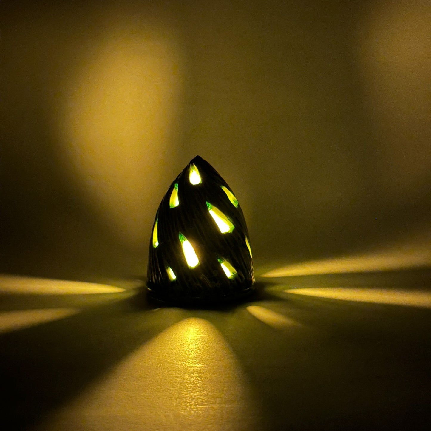 Christmas Tree - Carved Small Mint