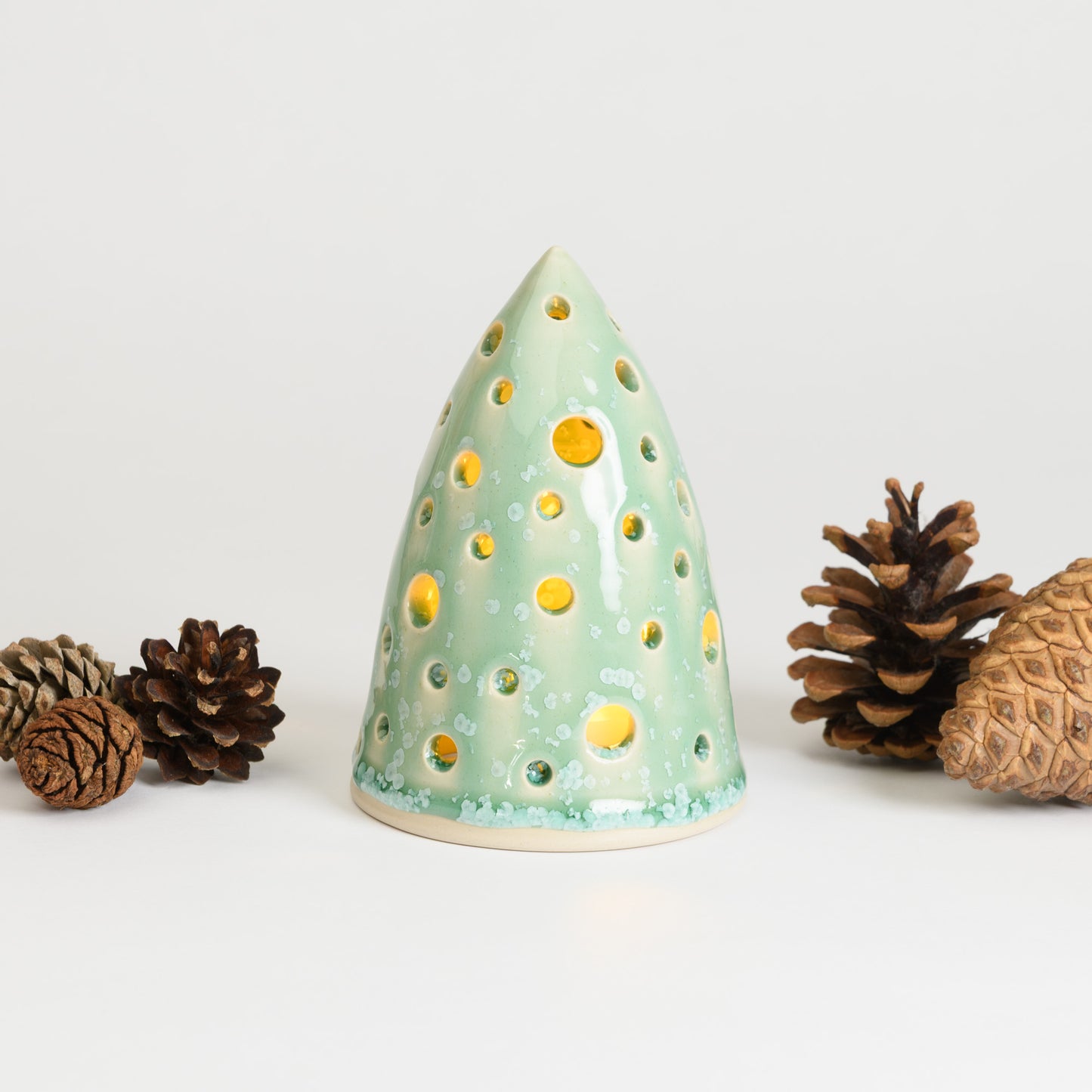 Christmas Tree - Carved Large Mint