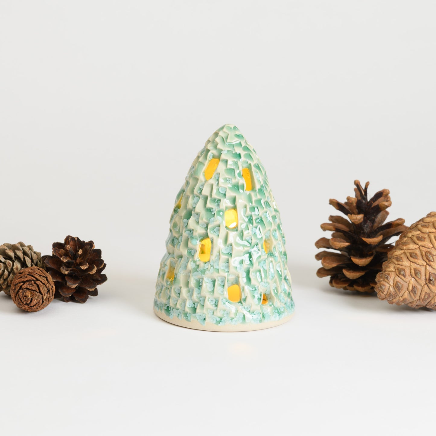 Christmas Tree - Carved Medium Mint