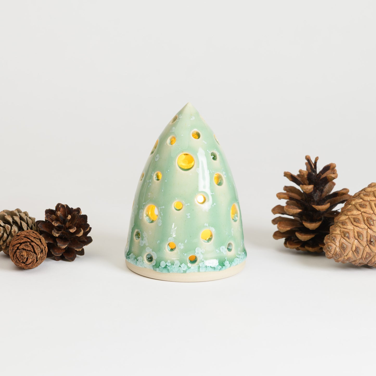 Christmas Tree - Carved Medium Mint