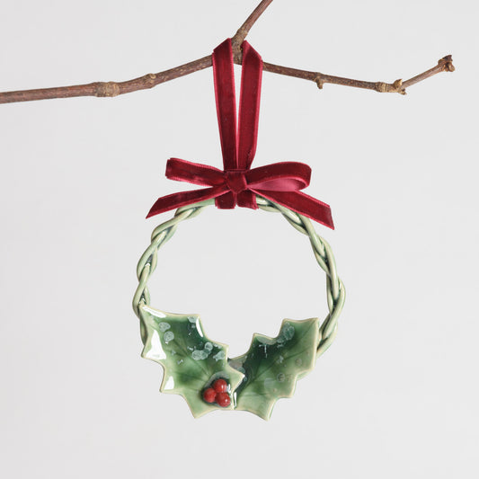 Christmas - Braided Holly Wreath