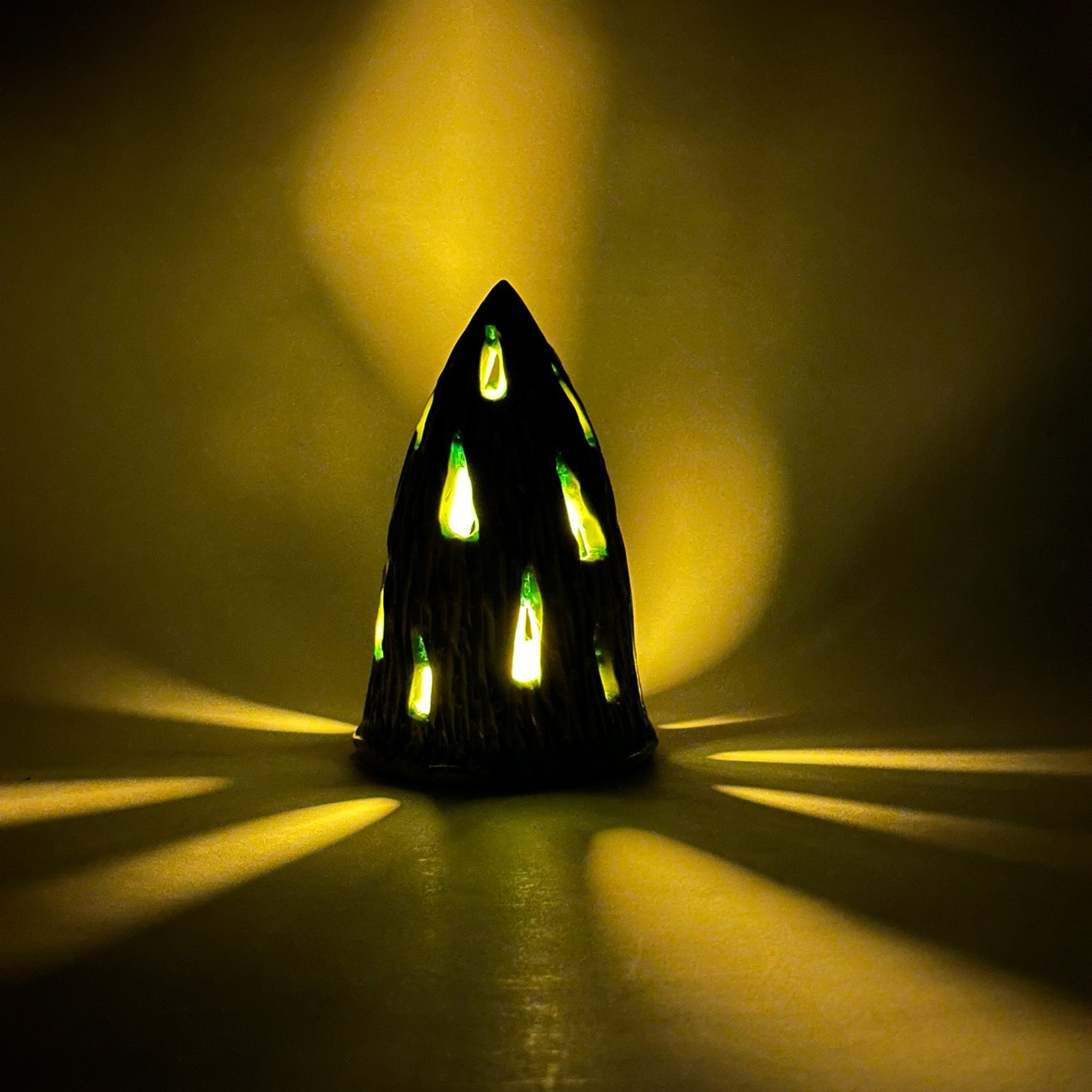 Christmas Tree - Carved Large Mint