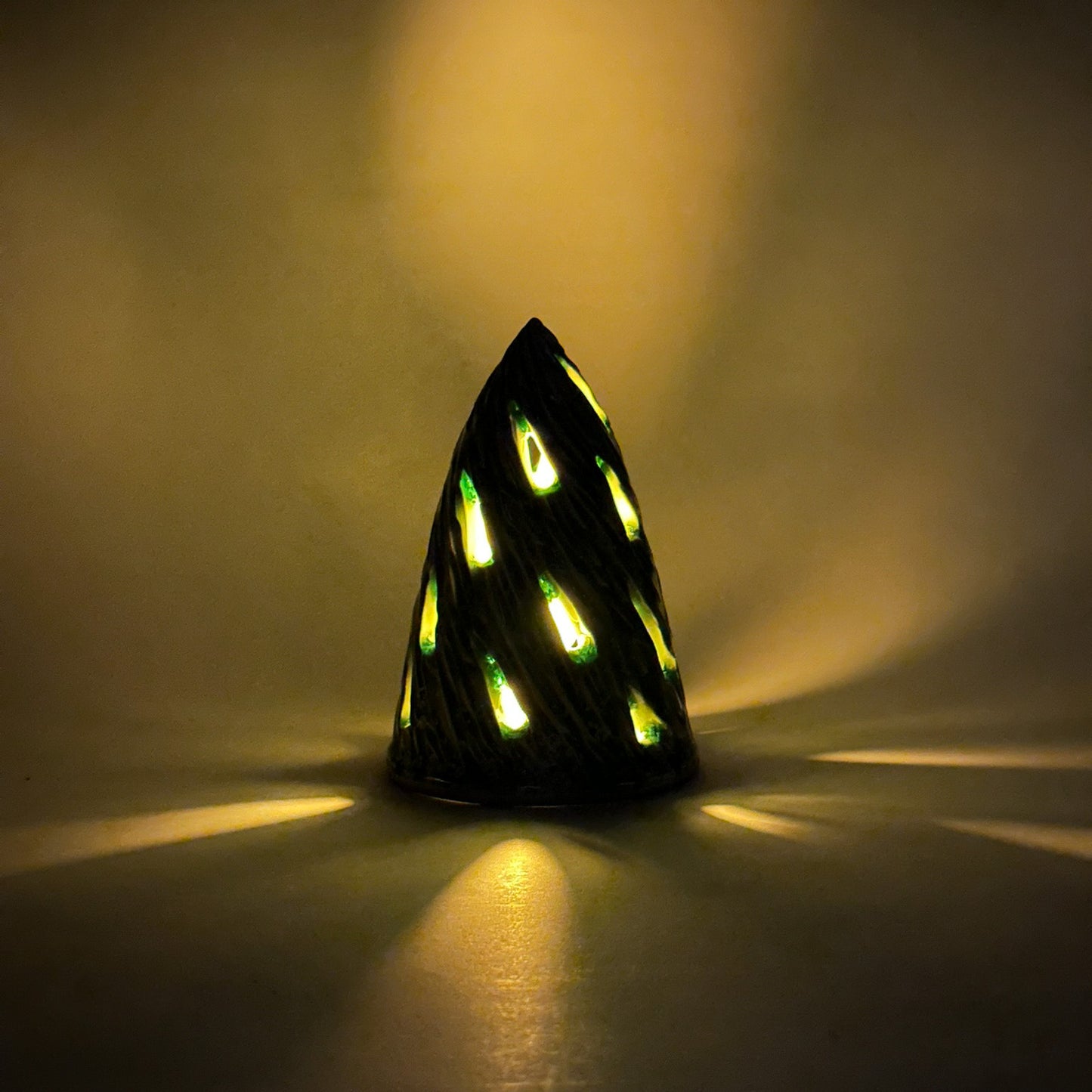 Christmas Tree - Carved Large Mint